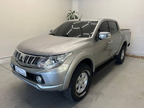 MITSUBISHI L200 TRITON 2.4 16V TURBO DIESEL SPORT GLS CD 4P 4X4 MANUAL MITSUBISHI L200 TRITON 2.4 16V TURBO DIESEL SPORT GLS CD 4P 4X4 MANUAL